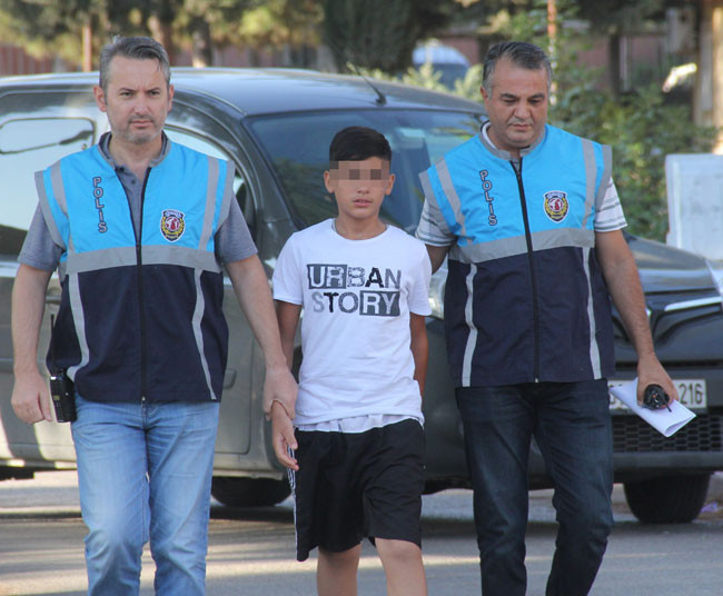 Adana'daki katil çocuk olayının aslı iğrenç çıktı! Annesi cinsel ilişki için...  - Resim: 1