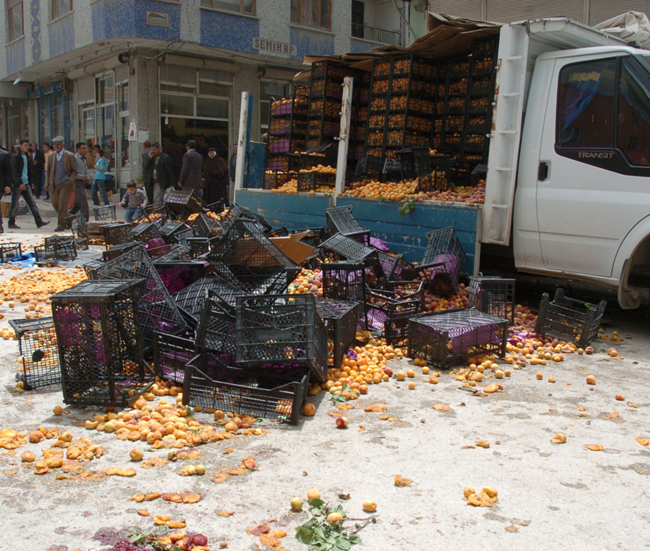 Seyyar satıcının gözü dönünce... - Resim: 3
