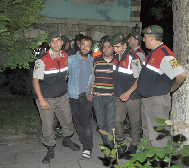 Askeri ortaklı kaçakçılık - Resim: 4