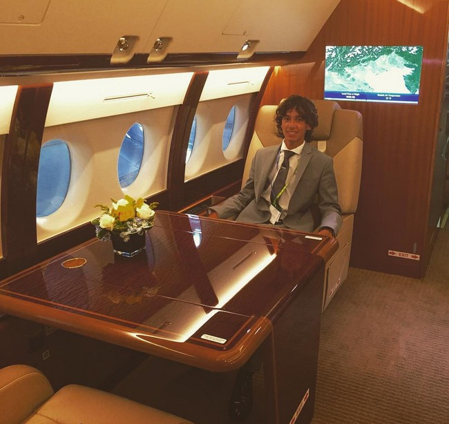 En kıyak iş onun uçakta VIP uçuyor üste de para alıyor - Resim: 2