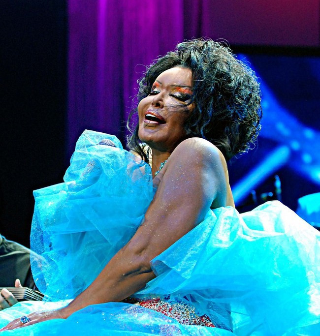 Dudak uçuklatan servetiyle ilgili flaş karar! - Resim: 4