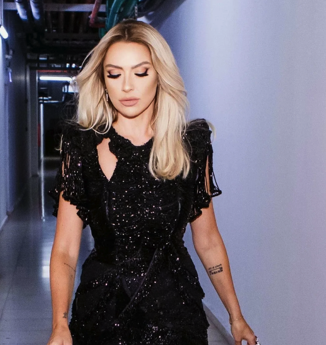 Hadise'nin 40 yaş doğum günü kutlamaları bitmiyor! O pozlar sosyal medyayı salladı - Resim: 2