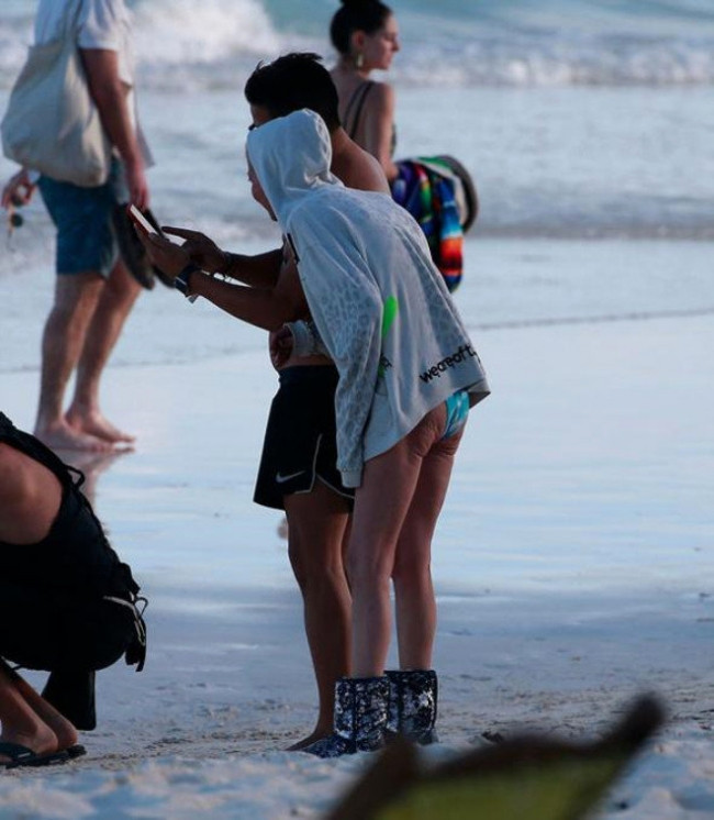 Ünlü yıldızın vücudu aşırı zayıflıktan sarktı - Resim: 4
