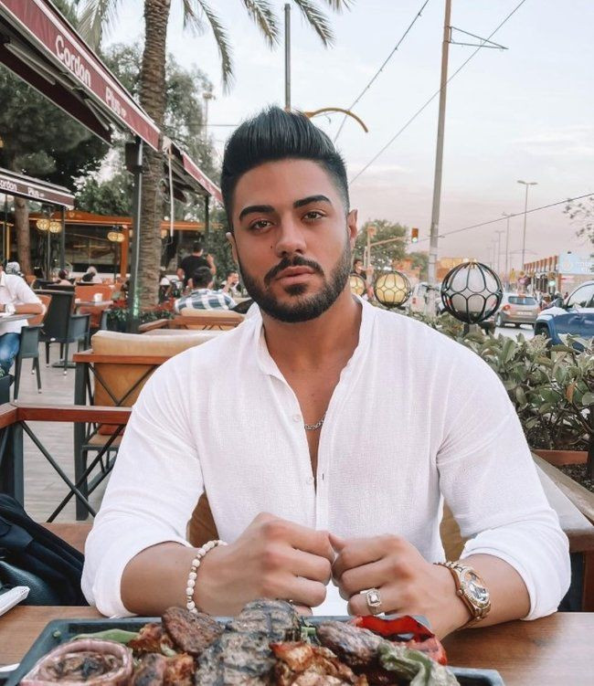 Çıplak pozlarını görünce otelde sevgilisine dehşeti yaşattı! Çığlıkları duyanlar şok oldu: Tuvalete kilitleyip... - Resim: 3