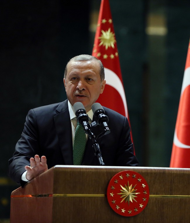 Erdoğan, Cumhurbaşkanlığı personeliyle iftar yaptı - Resim: 1