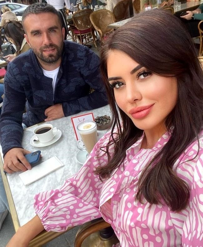 Hayranları pozuna iğrenç dedi! 'Başka bir yerimi öpen' deyip Ebru Polat tepki gösterdi - Resim: 4