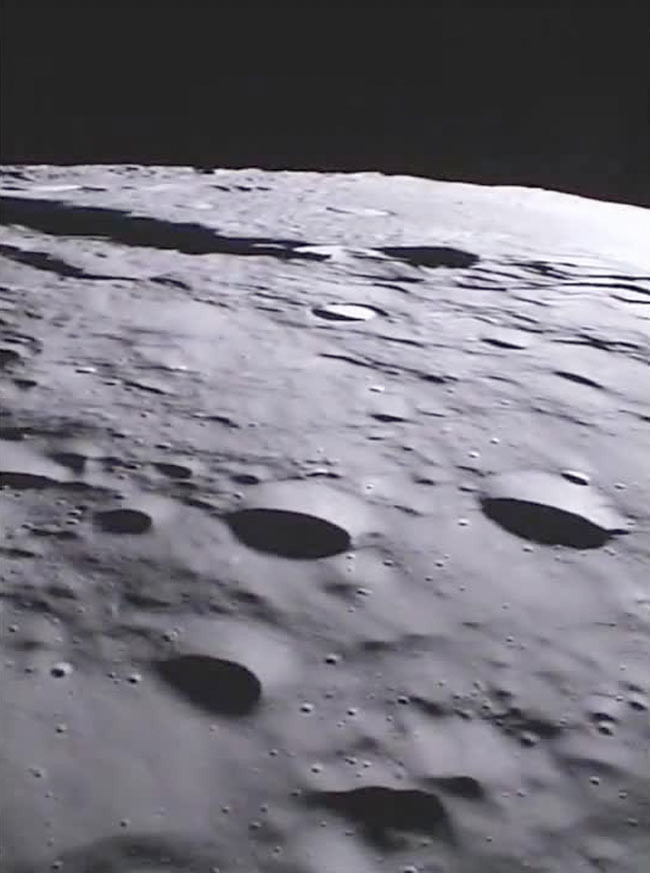 Ay'ın son yüzey görüntüleri - Resim: 1