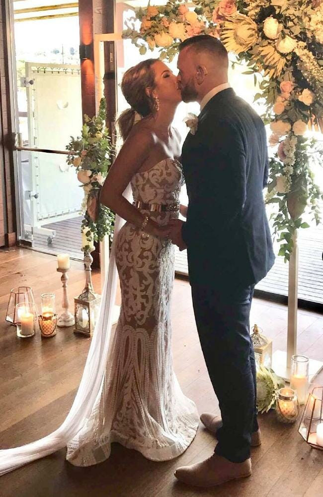 Düğünde gelinin yaptığı şey damadı bu hale getirdi milyonlarca kez izlendi - Resim: 4