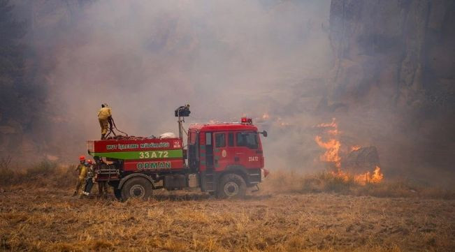 Türkiye alevlerle mücadele ediyor: 10 noktada yangın - Resim: 3