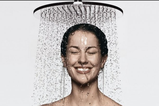 Duş alırken yapmamanız gereken 8 şey! Cildiniz zarar görüyor olabillir - Resim: 2