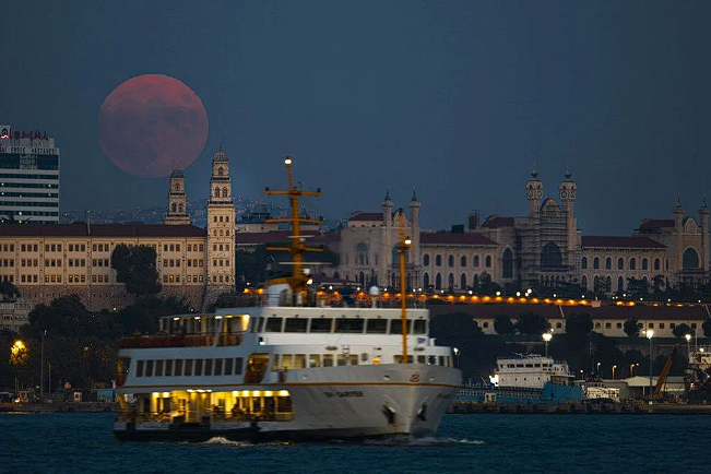 Yüzde 14 büyüdü 'Süper Ay' görenleri hayran bıraktı işte o fotoğraflar... - Resim: 4