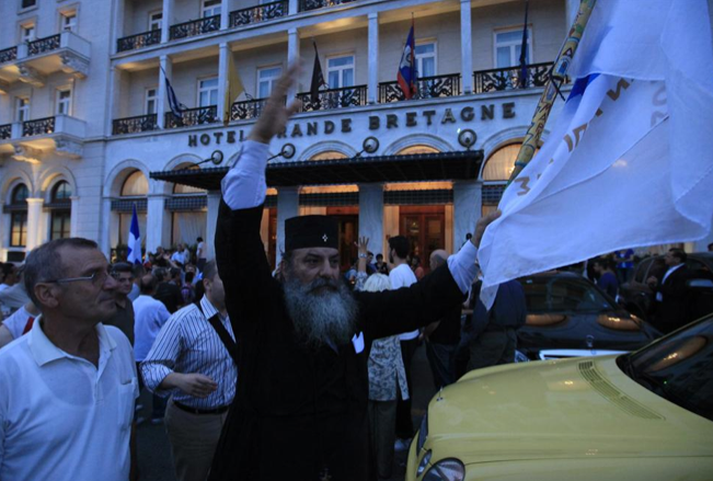 Milletvekillerini ablukaya aldılar - Resim: 4