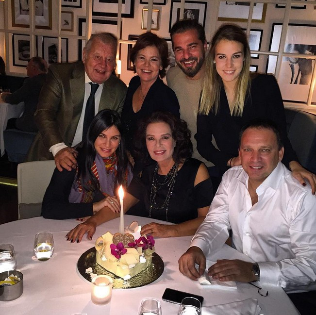 Hülya Koçyiğit'in eşi, kızı ve torunları! Bir de ünlü damadı var - Resim: 1