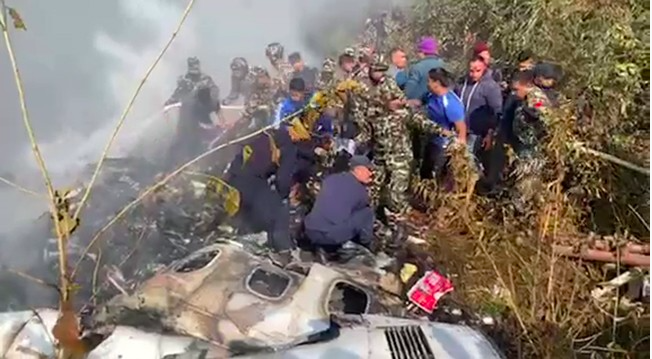 Nepal'de 72 kişilik yolcu uçağı düştü bilanço çok ağır! Son 30 yılın en büyük hava kazası - Resim: 1