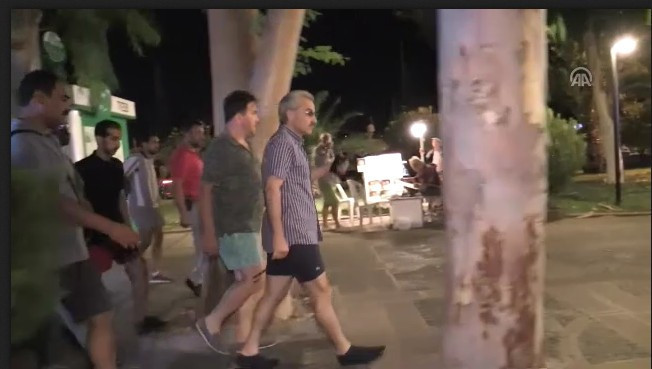 Elinde tesbih onlarca korumasıyla Bodrum'da gezdi kimse tanımadı - Resim: 3