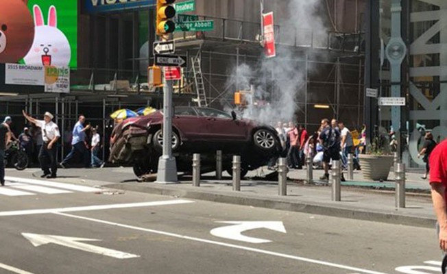 ABD'de araç yayaları ezdi! - Resim: 2