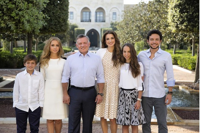 Ürdün Kralı Abdullah'ı eşi Kraliçe Rania solladı! Sıradan bir kızken... - Resim: 1