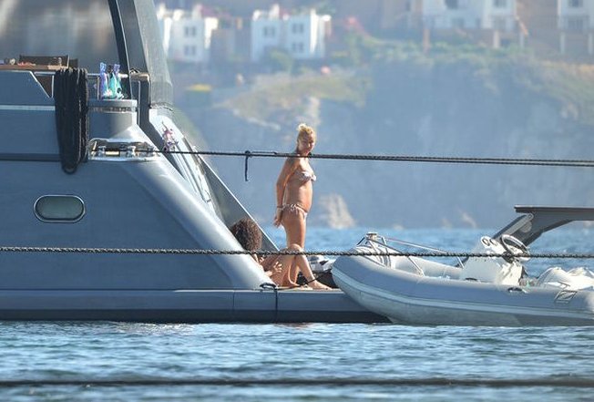 Pınar Altuğ'un keyfi yerinde!  - Resim: 1