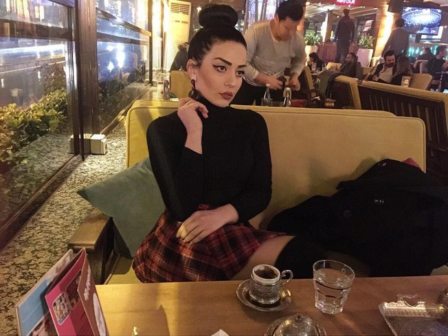 Hazal Babalık elenince gerçek haline döndü işte değişimi! - Resim: 1