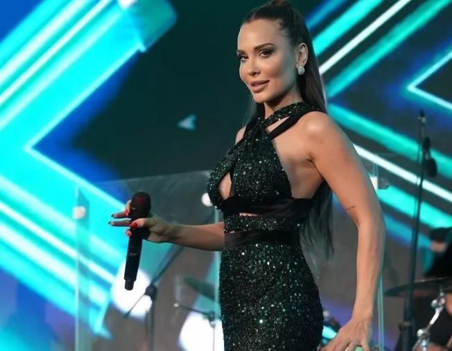 Şarkıcı Şimal'den sevenlerini üzen paylaşım! Saçlarını kazıttı - Resim: 1