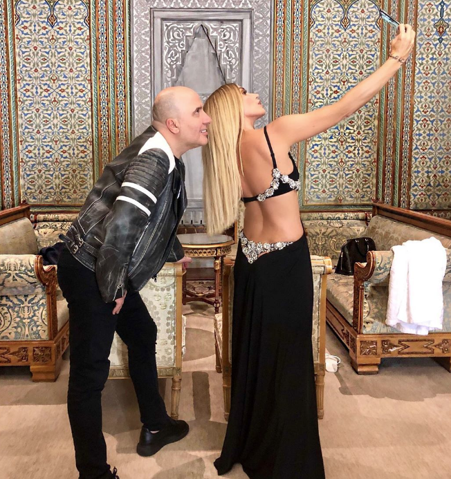 Cengiz Abazoğlu defilesinde Gülşen dekoltesiyle ağızları açık bıraktı - Resim: 2