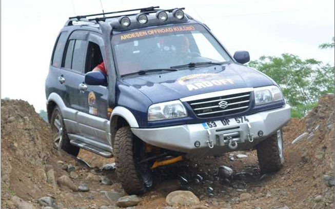 Erkekleri cesaretiyle solladı! - Resim: 2