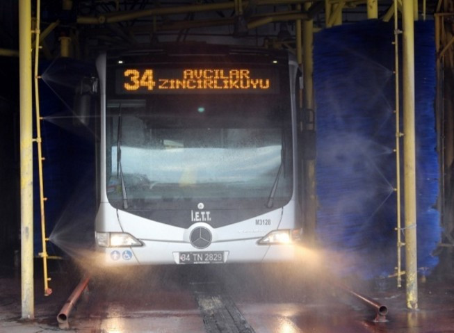 Metrobüste kış temizliği başladı - Resim: 1