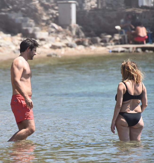 Ünlü aşıklar böyle yakalandı! Halk plajında romantizm - Resim: 3