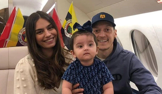 18 çocuğa Ramazan müjdesi! Mesut Özil ile eşi Amine Gülşe gönülleri fethetti: 12 yıl boyunca... - Resim: 1