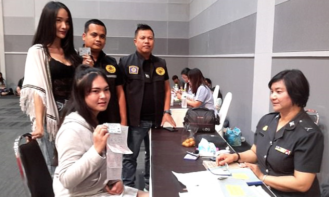 Askerlik şubesinde şoke eden manzara! - Resim: 2