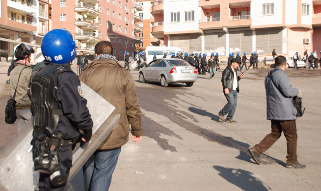 BDP'li vekillere polis müdahalesi - Resim: 2