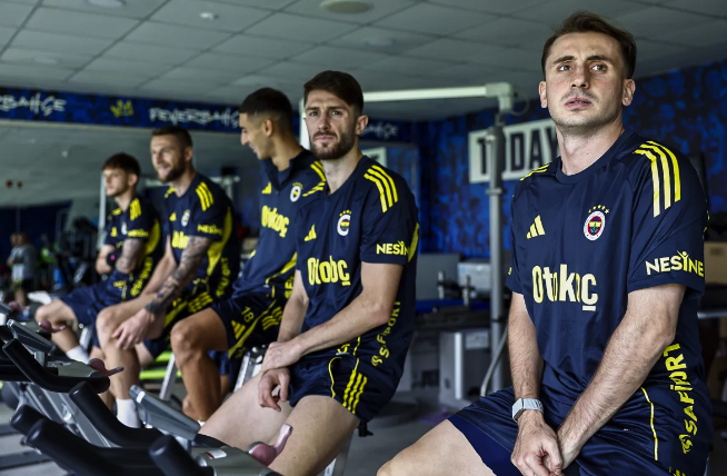 Kerem Aktürkoğlu ve Mert Hakan Yandaş kulüpte bir araya geldi, diyalogları gündem oldu! - Resim: 3