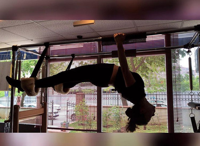 Erkenci Kuş dizisinin starı Can Yaman'ın annesini gören ablası sanıyor - Resim: 3