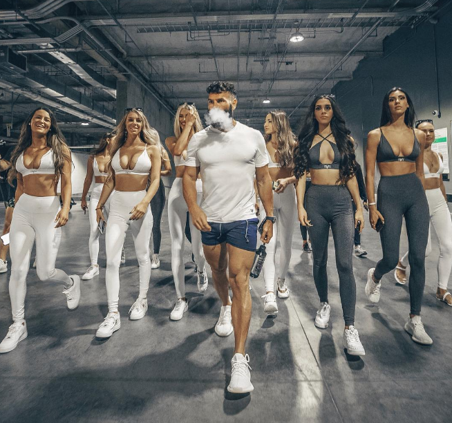 ABD başkan adaylığını açıkladı Dan Bilzerian'ın kızlarla fotoğrafları olay yarattı - Resim: 4