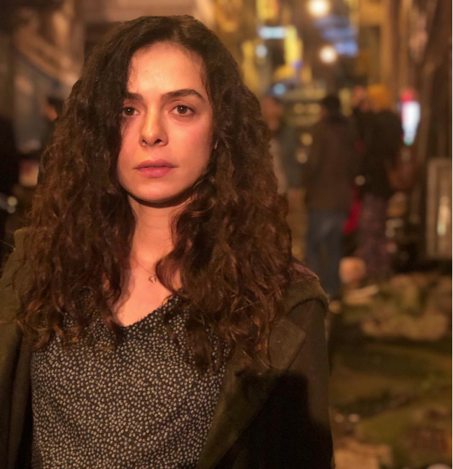 Kadın dizisinden ayrılan Caner Cindoruk'a rol arkadaşı Özge Özpirinçci'den veda - Resim: 1