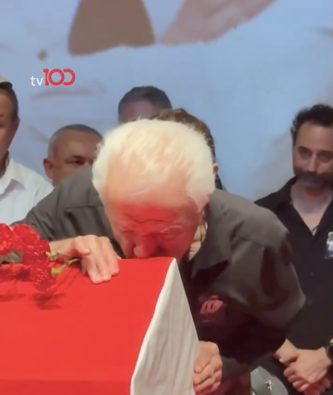 Ünlü oyuncu Serhat Kılıç'a veda! Babasının vedası herkesi ağlattı, kız arkadaşı ayakta duramadı - Resim: 1