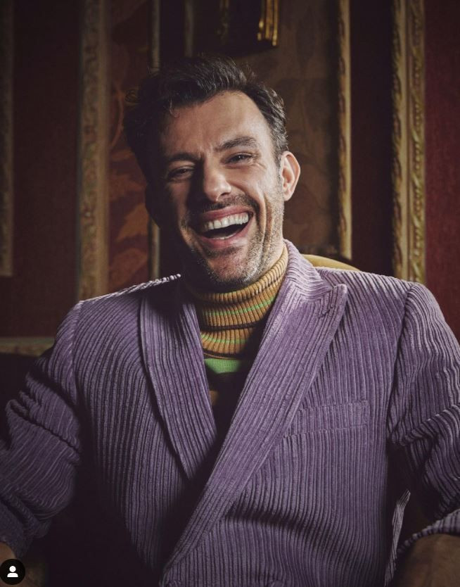 Kulüp dizisinin 'Selim Songür'ü Salih Bademci'den sette Tarkan taklidi - Resim: 3