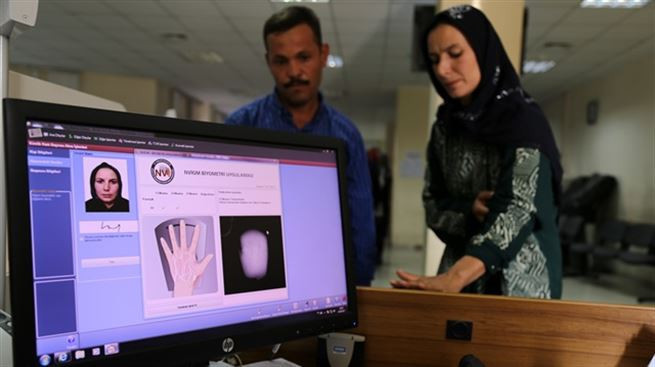 Gece gündüz kimlik kartı basılıyor - Resim: 1