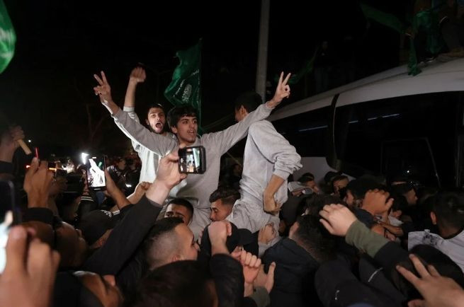 Gazze ateşkesinde 3. rehine takası başladı - Resim: 3