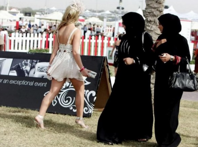 Dubai'nin bilinmeyen yüzü! Zenginler eğlenirken fakirler sefalet içinde - Resim: 1