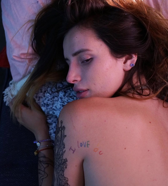 Bella Thorne milyonlarca beğeni aldı! Üstsüz fotoğrafları olay oldu - Resim: 4