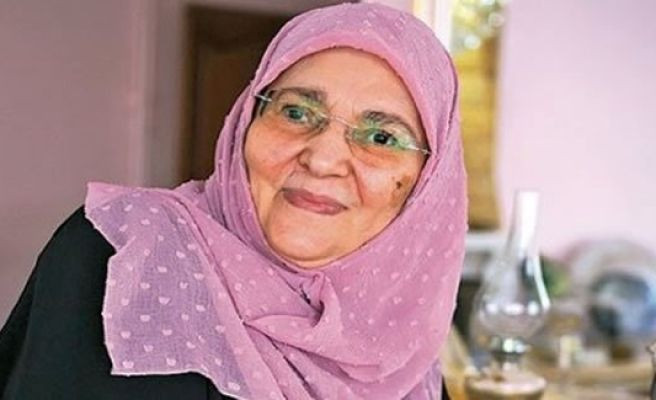 Şule Yüksel Şenler öldü haberi ortalığı karıştırdı Twitter'dan taziye mesajı yağdı - Resim: 1