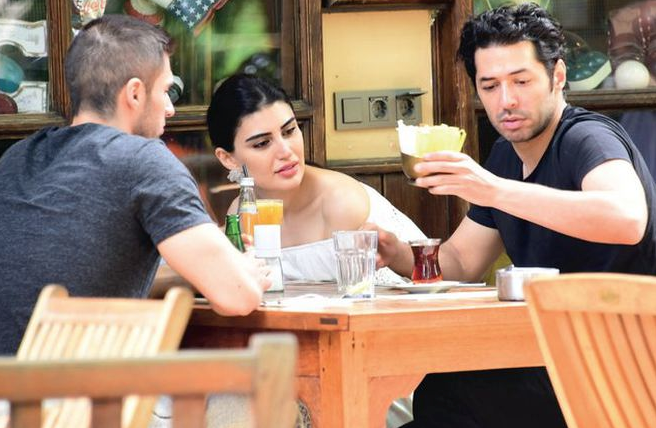 Ufuk Tefekler Cinayetler'in Serhan'ı Mert Fırat sosyetik sevgilisi - Resim: 1