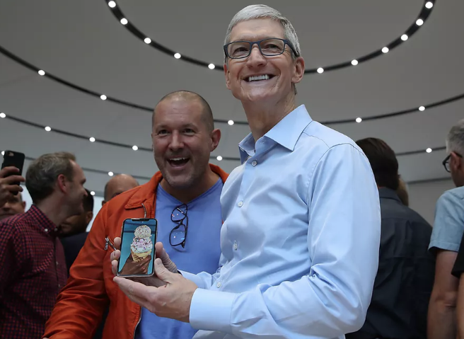 Dünya devi Apple'da üst düzey ayrılık! Şirket hisseleri bir anda çakıldı - Resim: 1