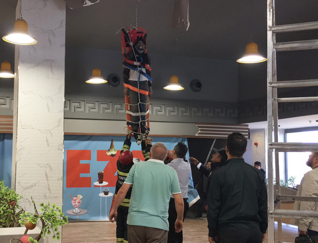 Konya'da kan donduran intihar! 42'nci kattan atladı AVM çatısına düştü - Resim: 2