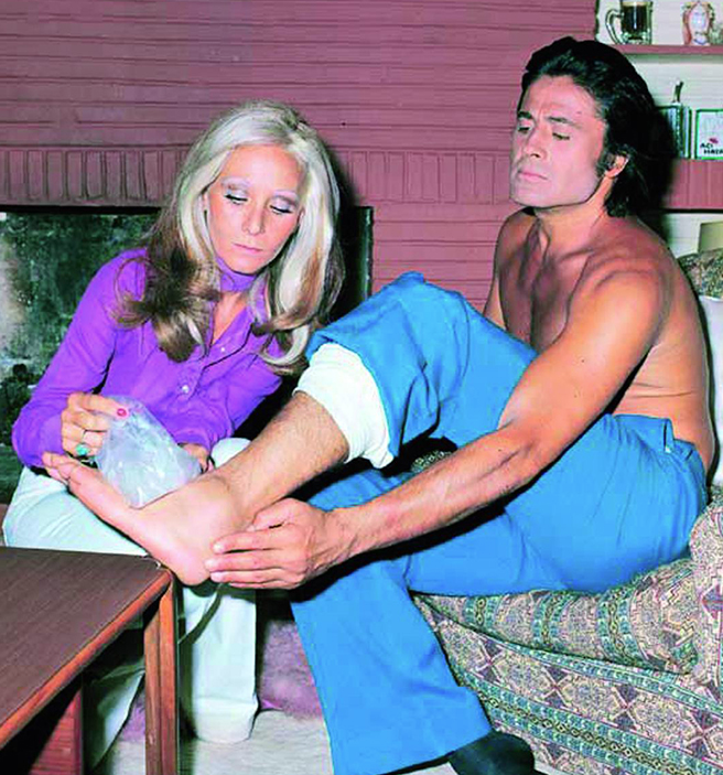 Cüneyt Arkın eşi Betül Cüreklibatır'ı paylaştı 'başka bir kadın' itirafı olay oldu - Resim: 4