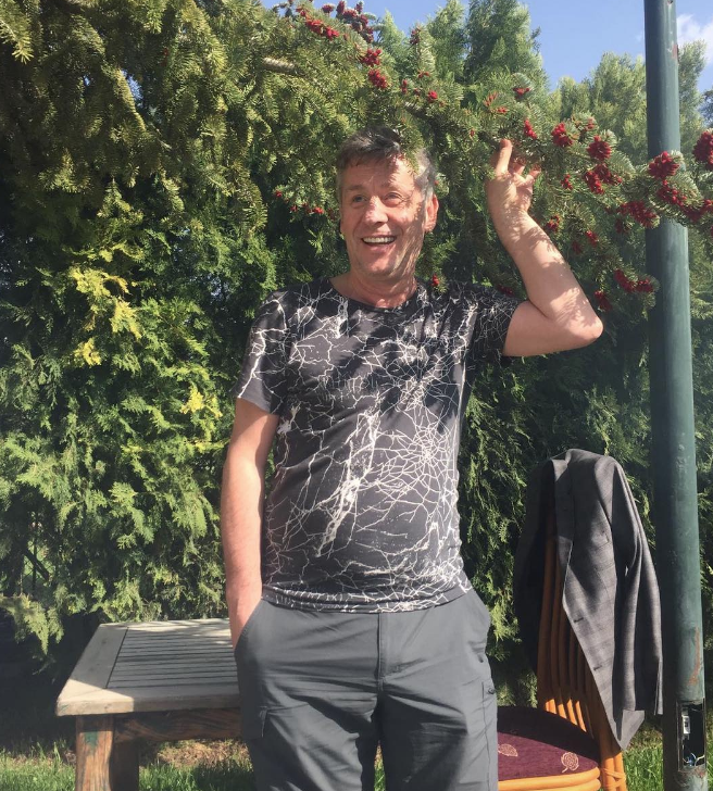 Seksenler'in kadrosuna flaş transfer ünlü şarkıcı diziye dahil olduğunu açıkladı - Resim: 3