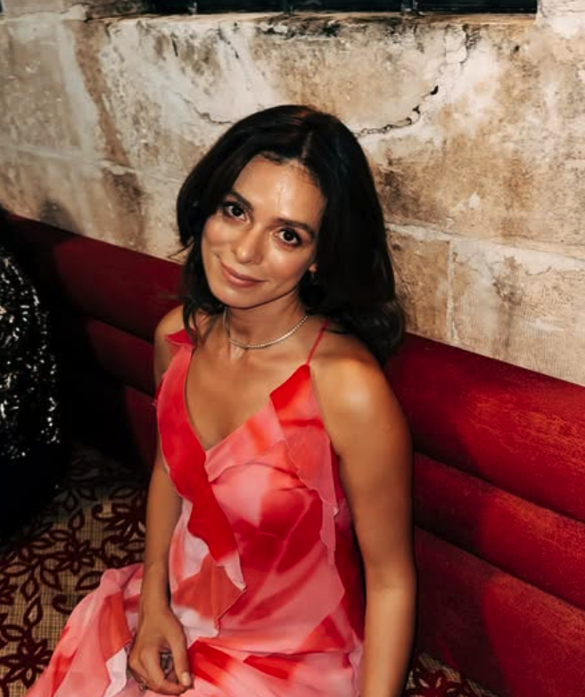 Özge Özpirinççi programda gözyaşlarına boğuldu! Stüdyoda duygu dolu anlar yaşandı - Resim: 1