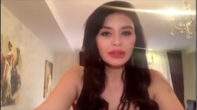 Ebru Polat'ın her güne bir sevgili paylaşımı seksi dansı kadar olay yarattı - Resim: 1