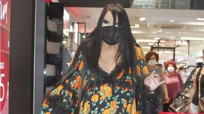 Bülent Ersoy annesini kaybetmesinin ardından ilk kez alışverişe çıktı - Resim: 1